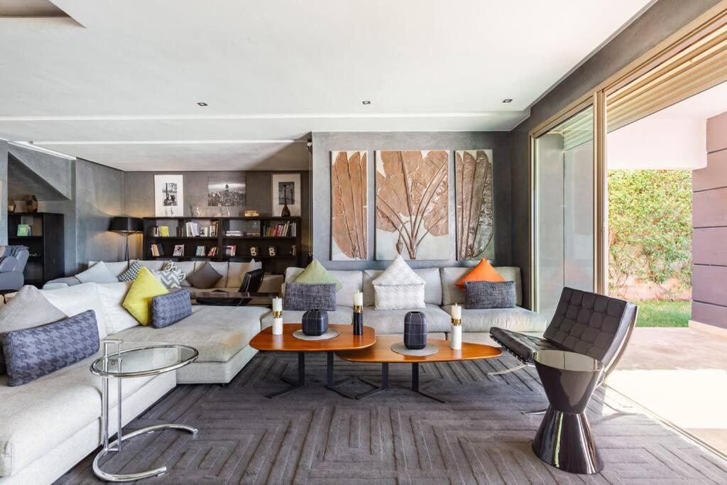 Villa Escape To Luxury: 4 Bedroom On Golf Course *