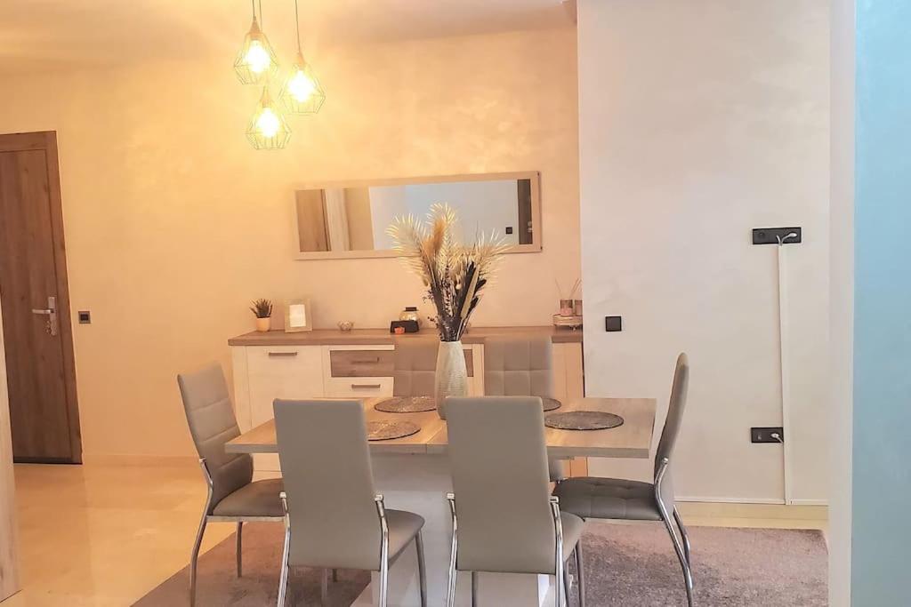 Chic Standing Centre Gare Apartment