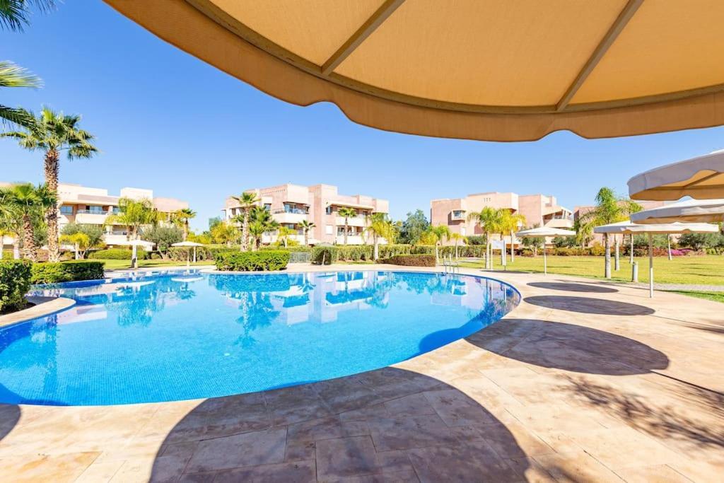 Luxurious Prestigia Golf Apartment
