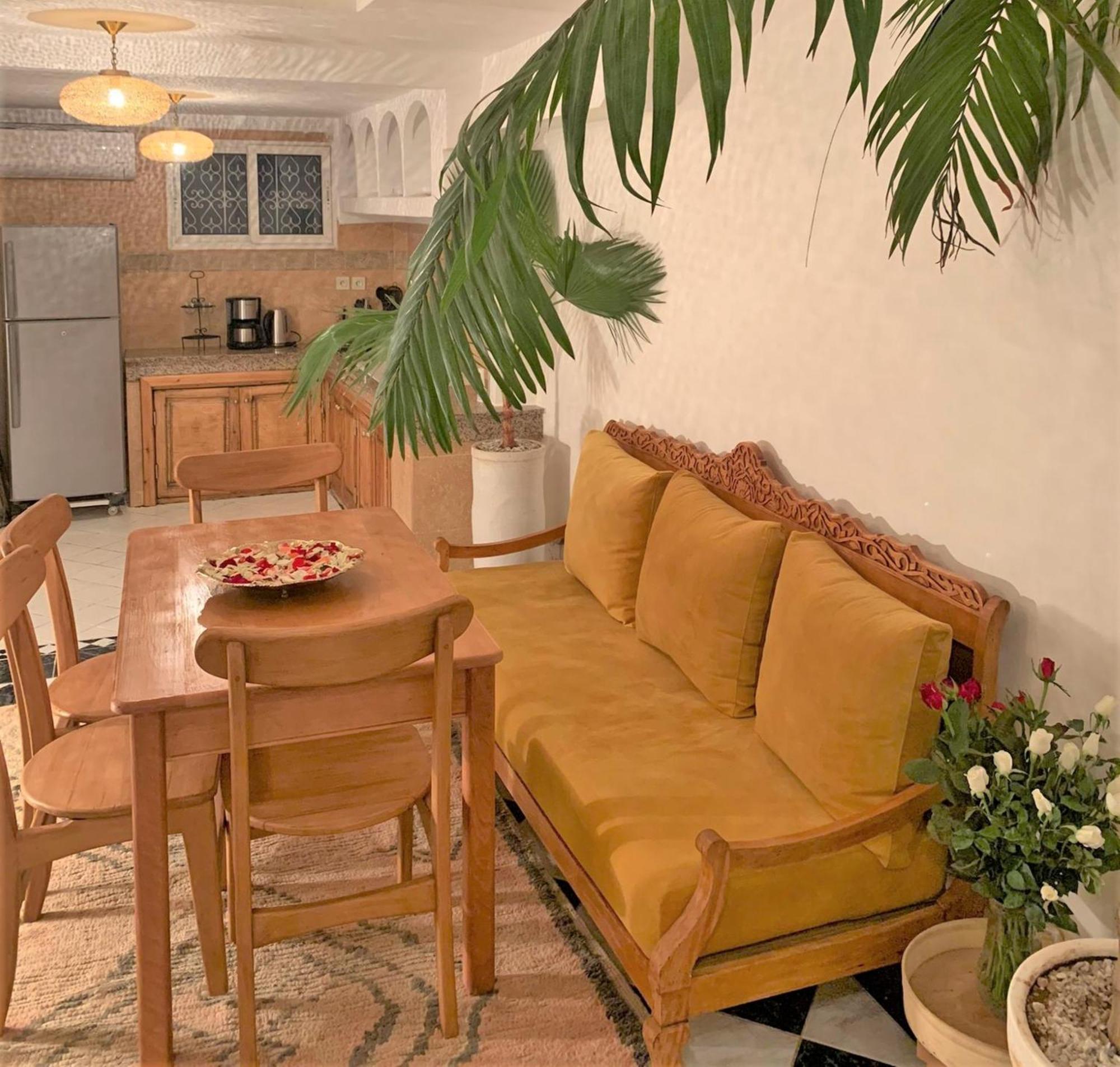 With 3 Swimming Pools Riad Marraquexe