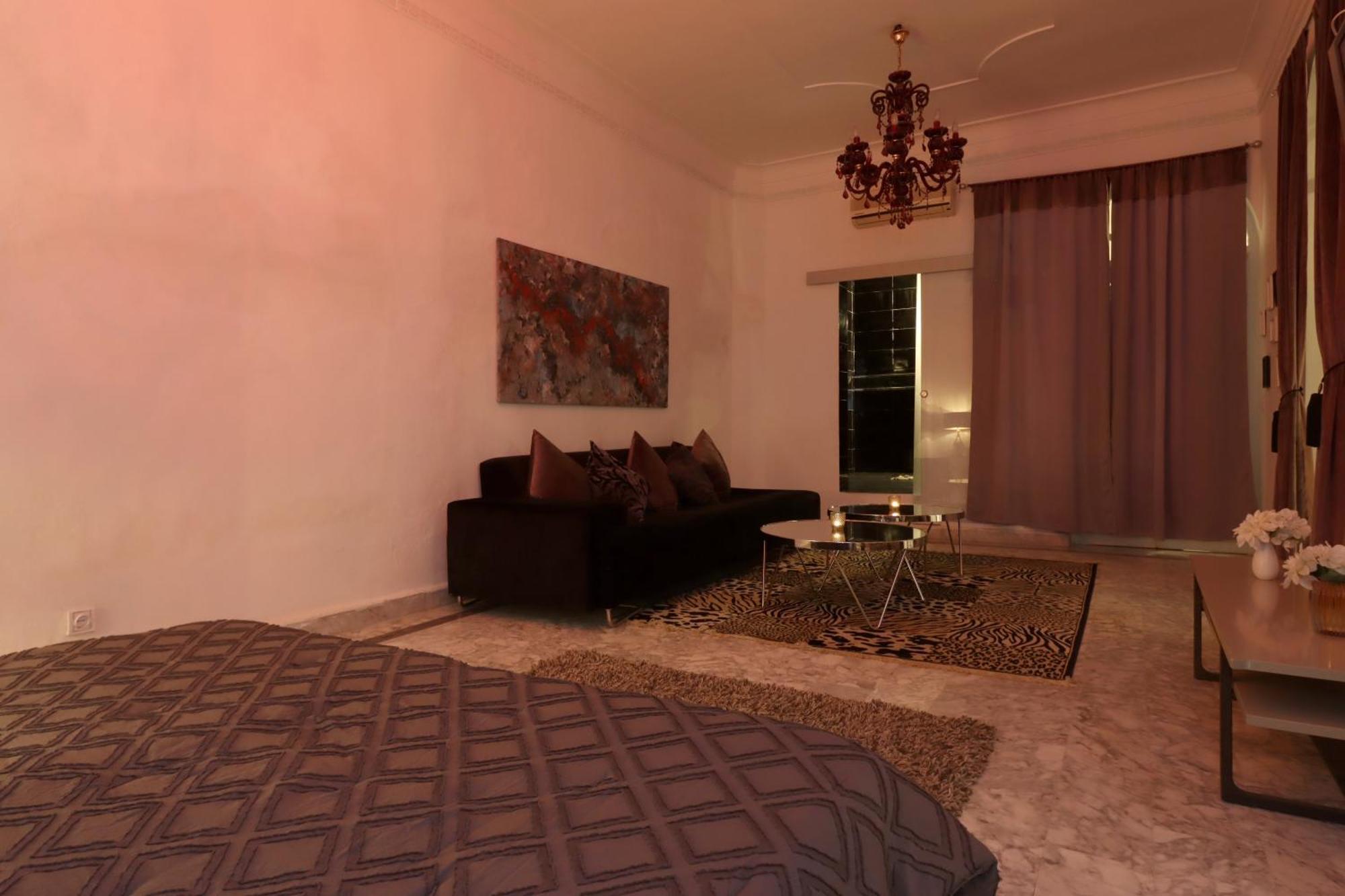 Riad-283 - 5 Chambres Avec Piscine - Marrakech Bed & Breakfast