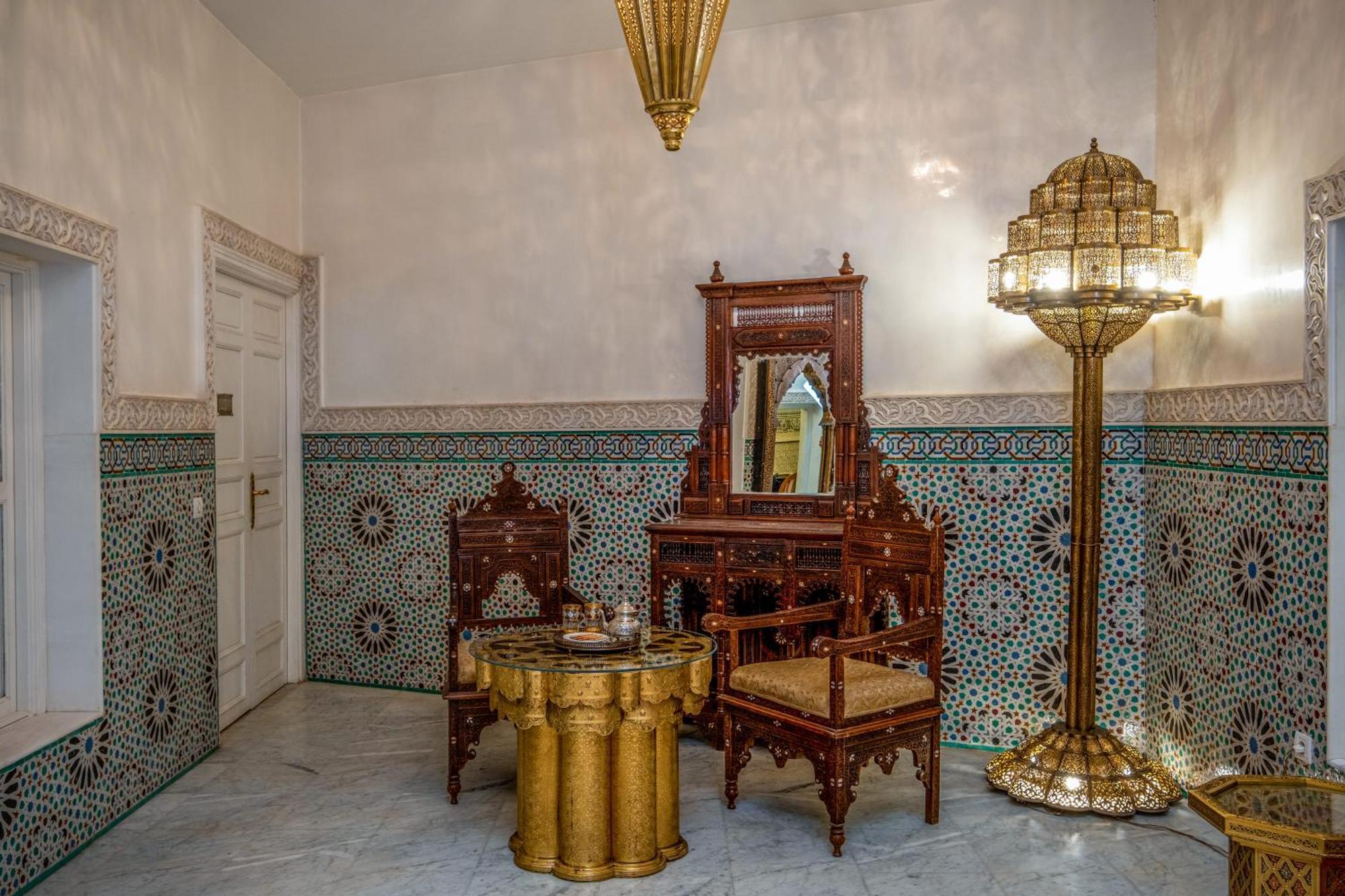 Riad Glatt K
