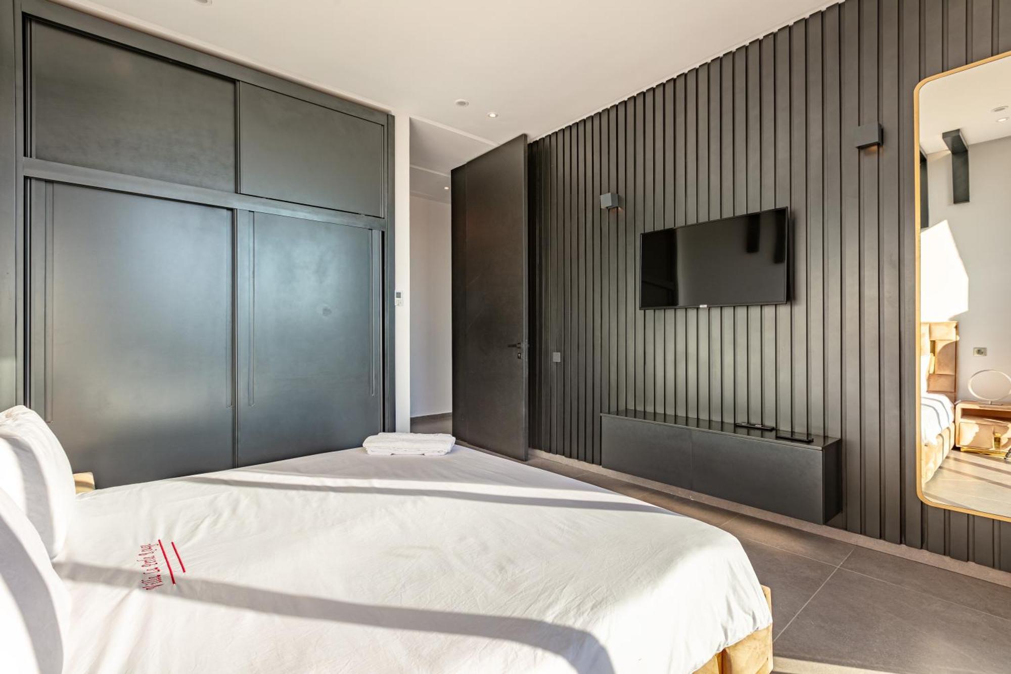 Villa New, La Perle Rouge, Piscine Chauffée, Personels
