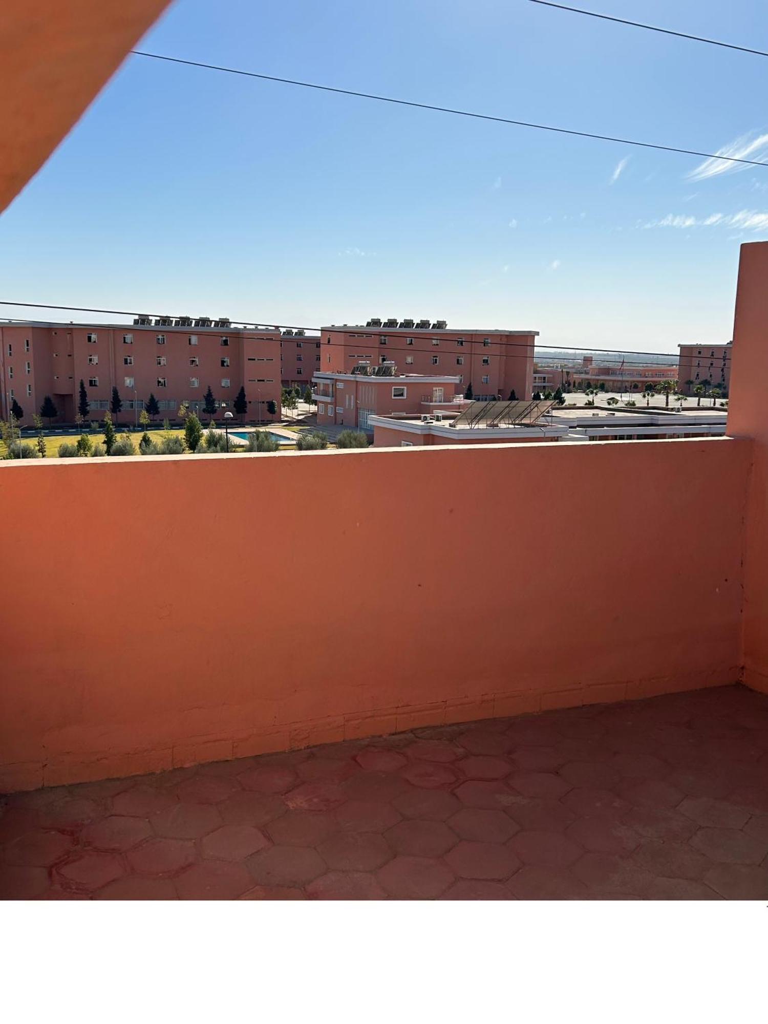 Spacious 3-floor *