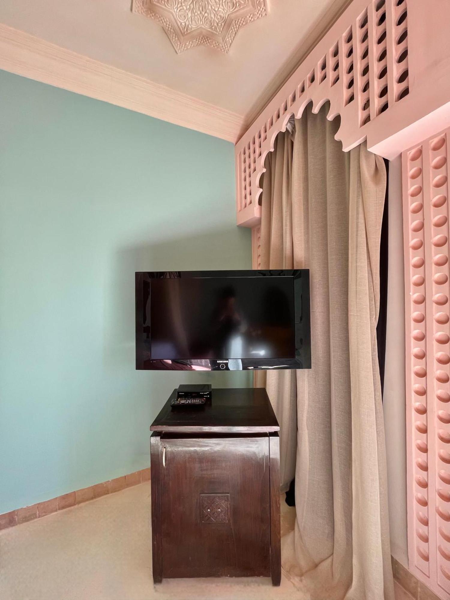 Hotel La Des Golfs & Pinkcactus 5*