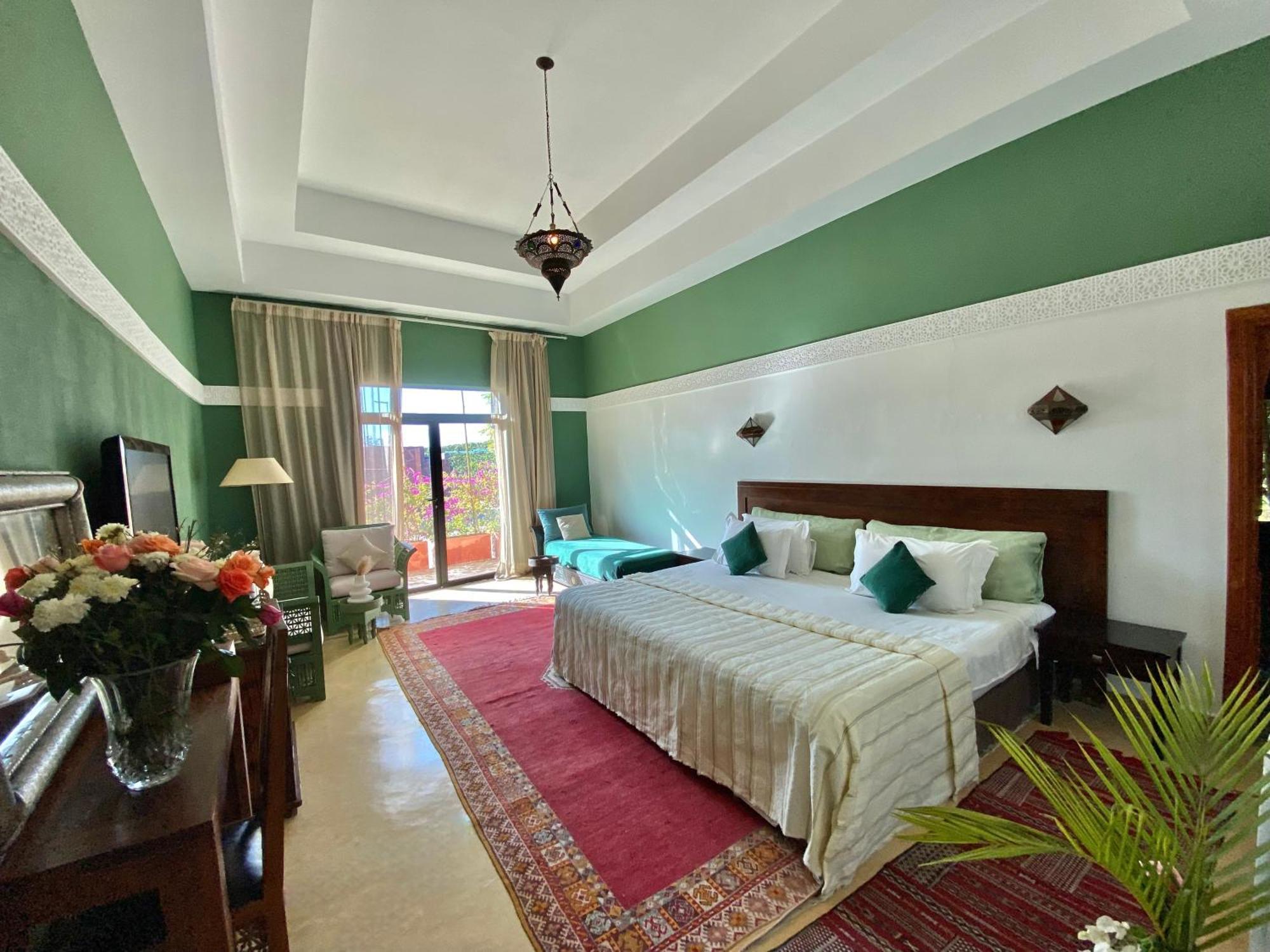 La Des Golfs & Pinkcactus Hotel 5*