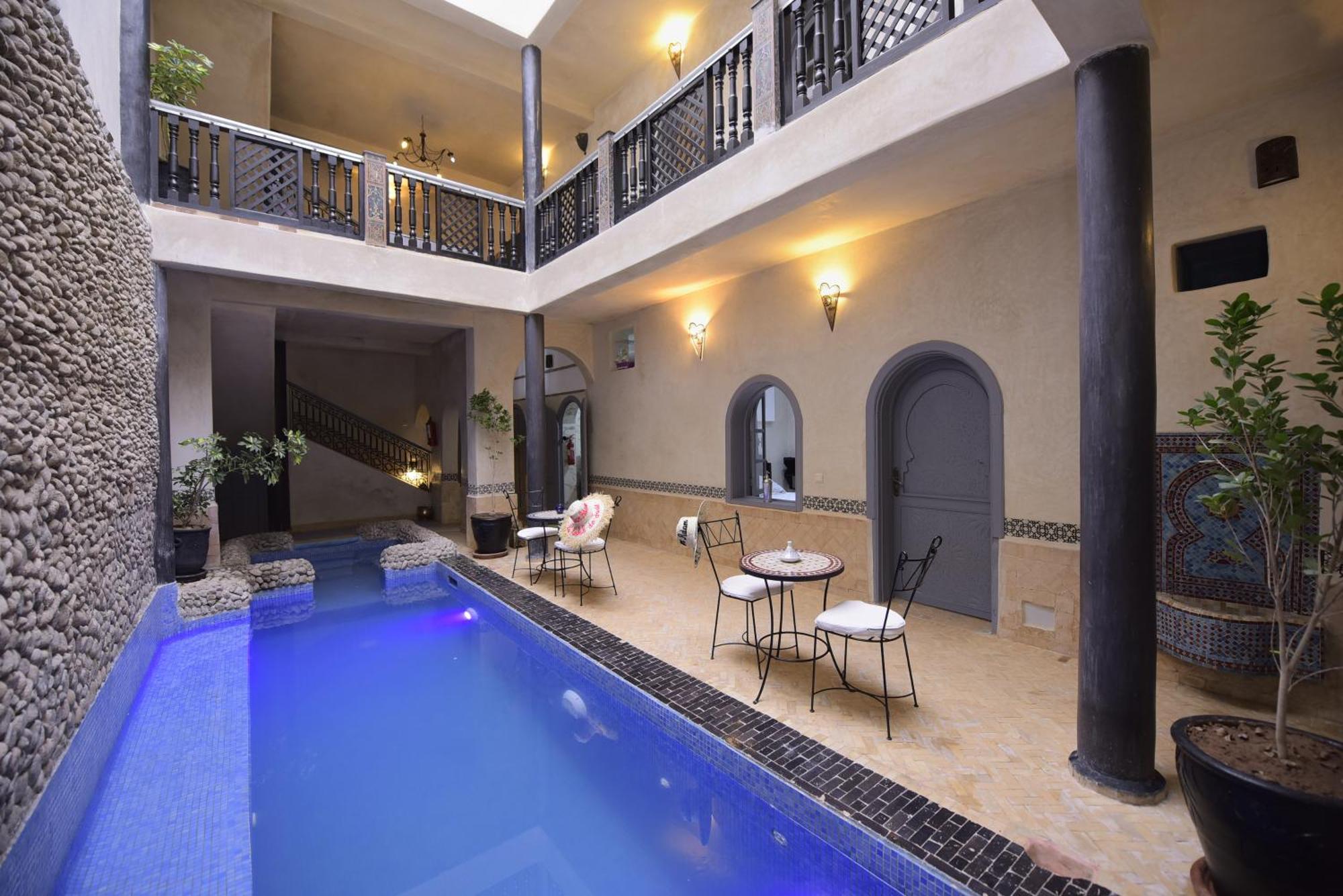 Kasbah De Jade: Luxury With Heated Pool And Jacuzzi Guest house