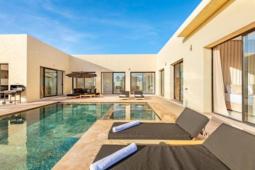 Victoria, Piscine Chauffee, Sans Vis A Vis Marrakesh