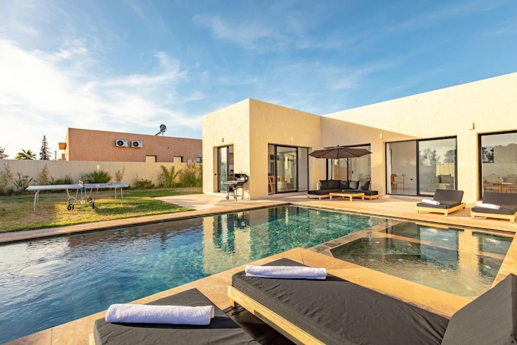 Victoria, Piscine Chauffee, Sans Vis A Vis Villa *