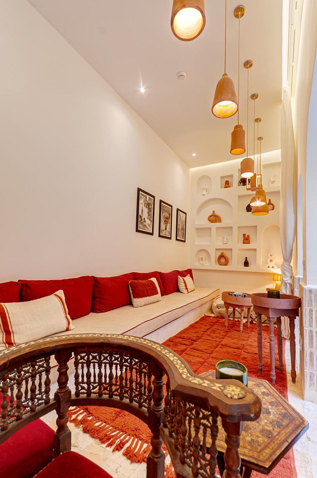 K-white Guest house