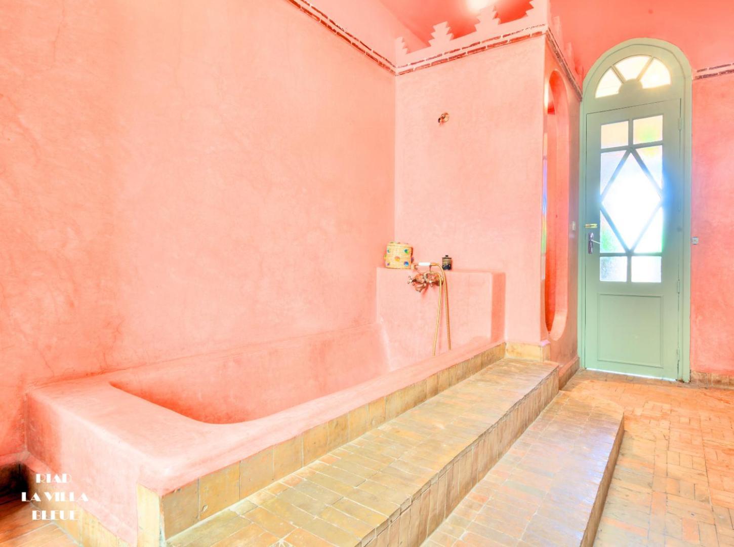 Bed & Breakfast La Bleue & 2*