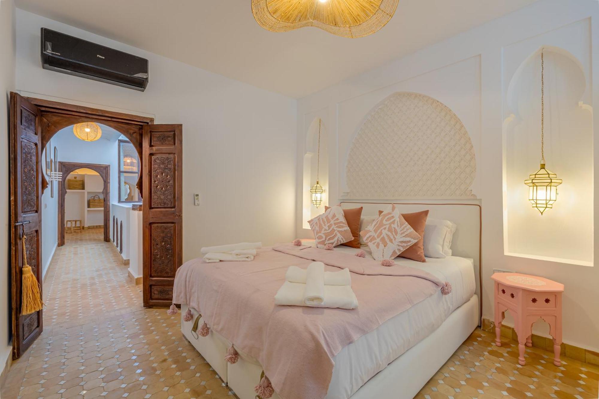 Villa Dar Lalla Saadia-exclusiv-heatedpool-breakfast