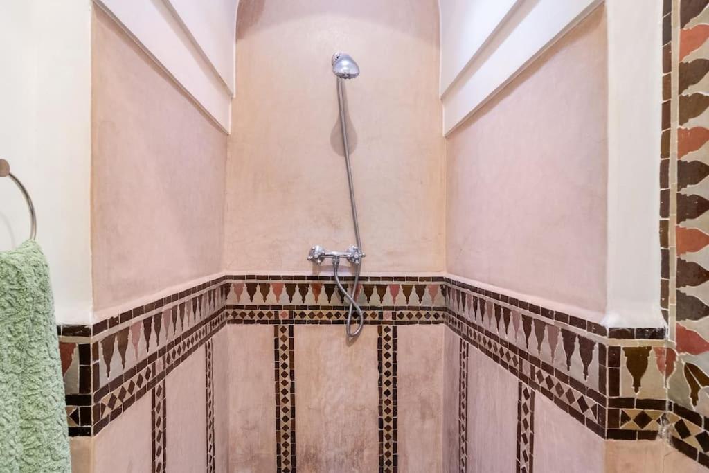 Pauline With Private Pool & Garden, Service And No Insight. Pousada *