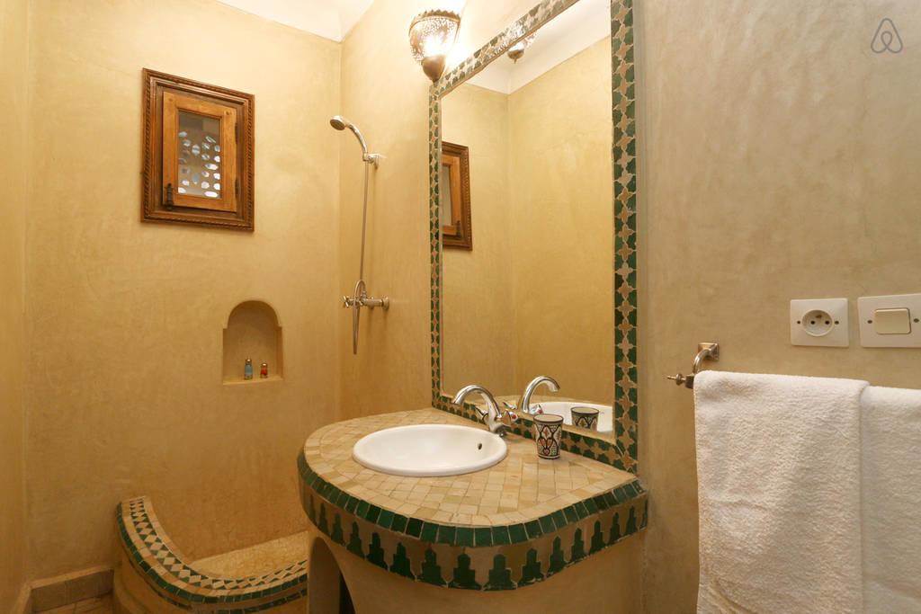 Araba Felice Bed & Breakfast 3*