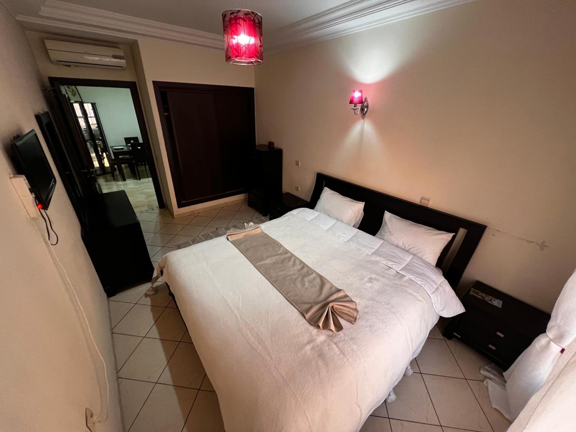 Magnifique, Appartement, Familial, Spacieux 2chambres Salon Salle A Manger Apartment *