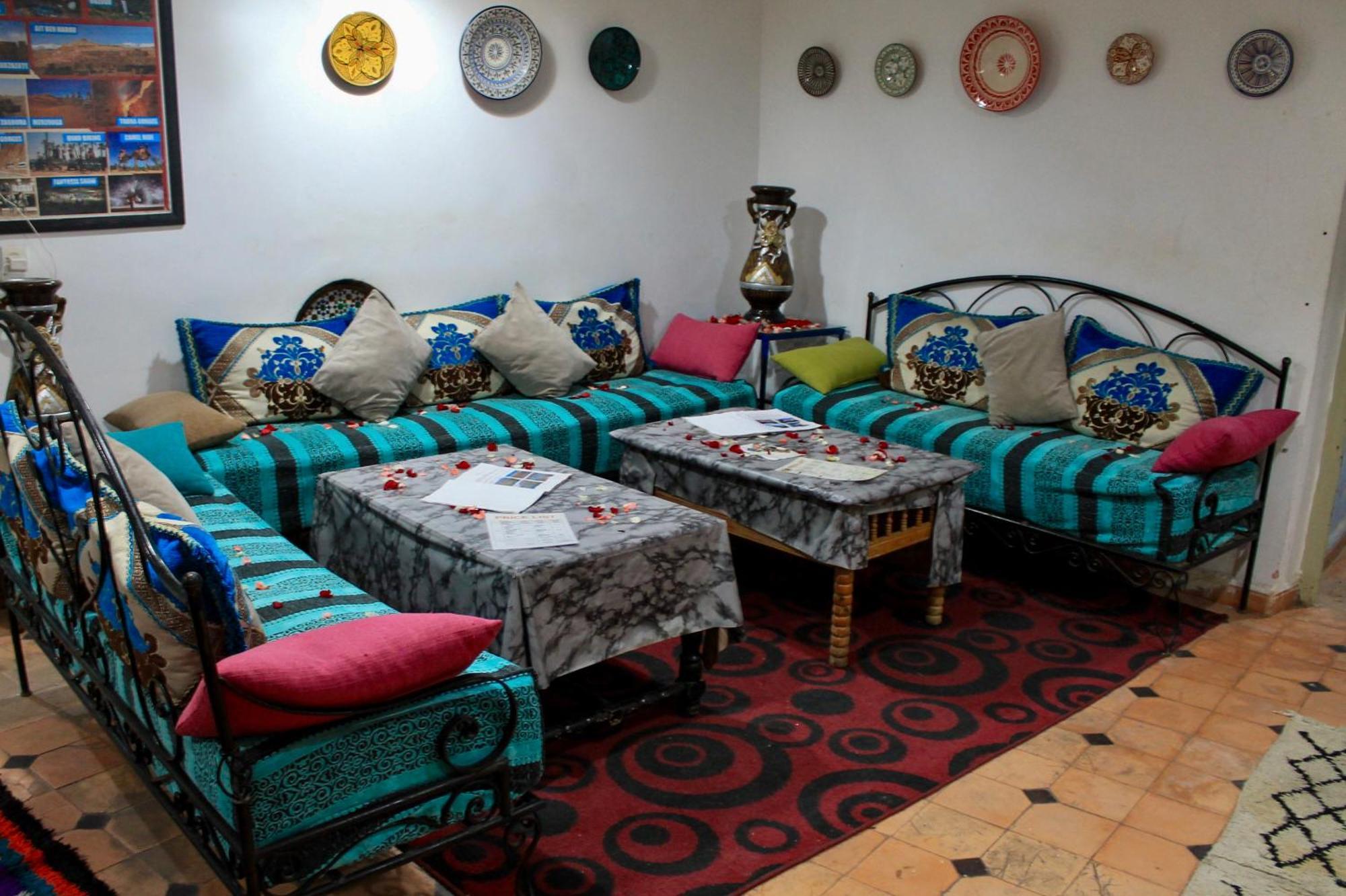 Kif Kif Annex Hostel *