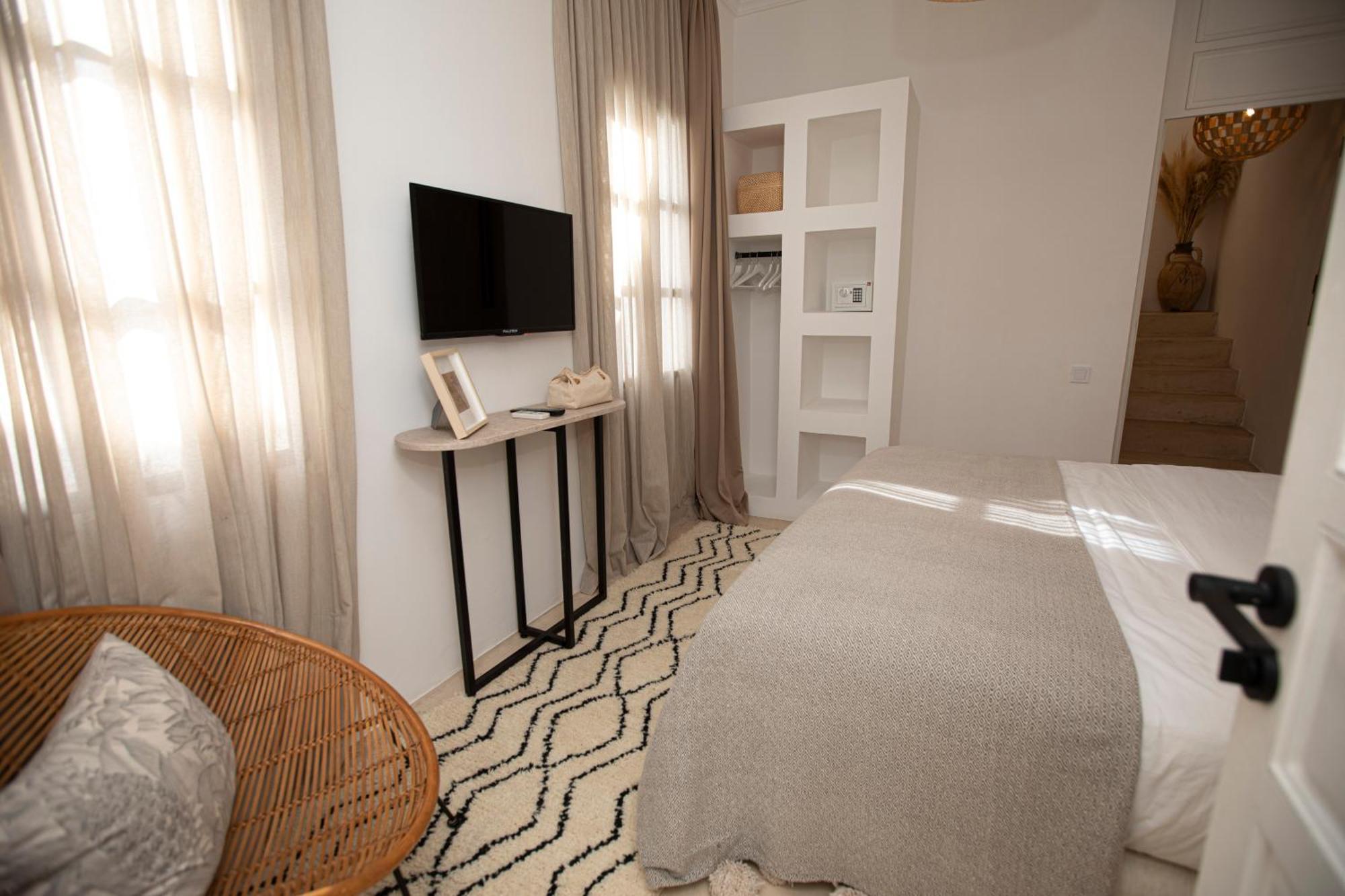 Coconut Guest house *