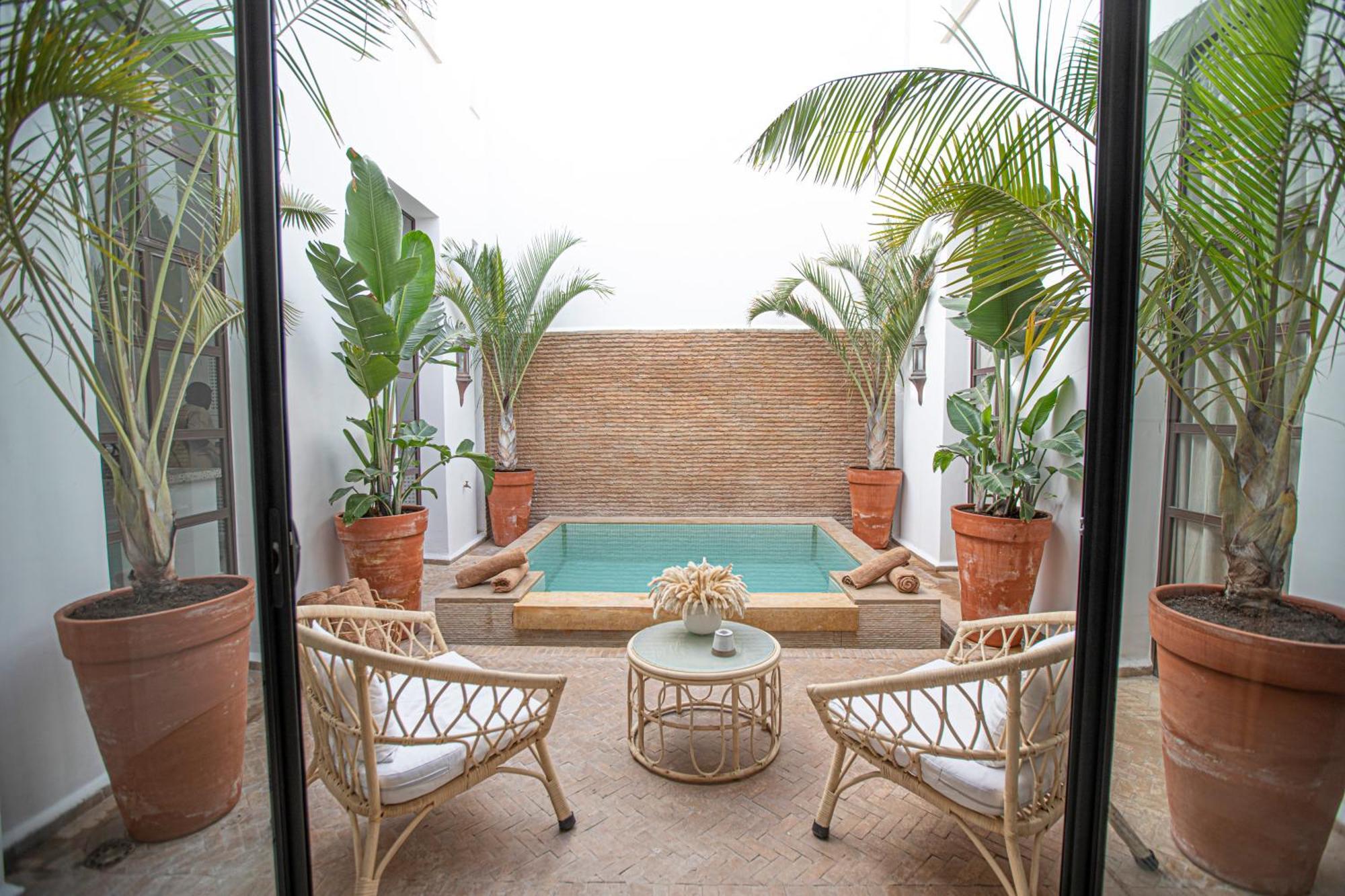 Coconut Guest house *