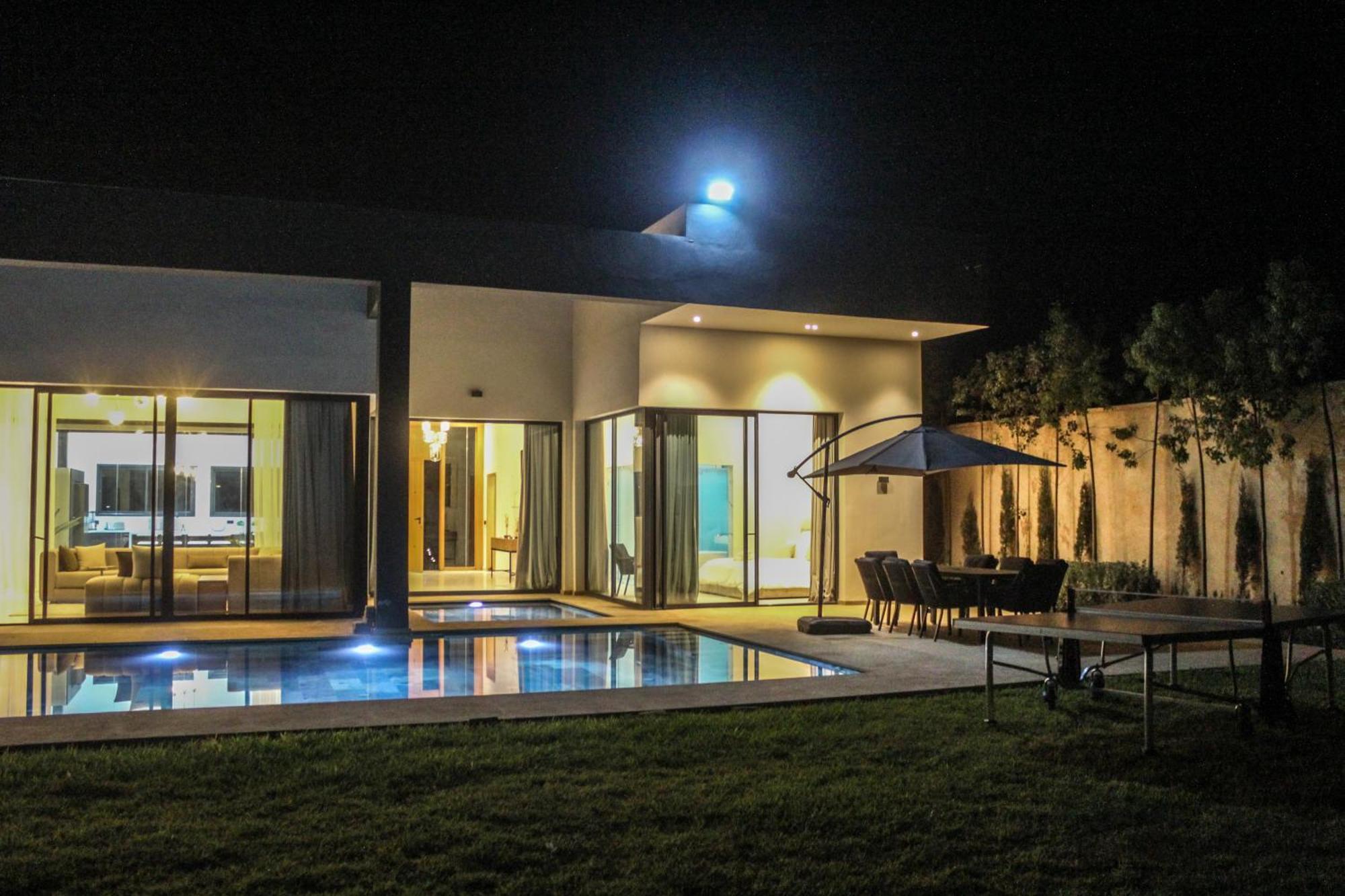 Villa Where Luxury Meets Marrakech & Private Pool *