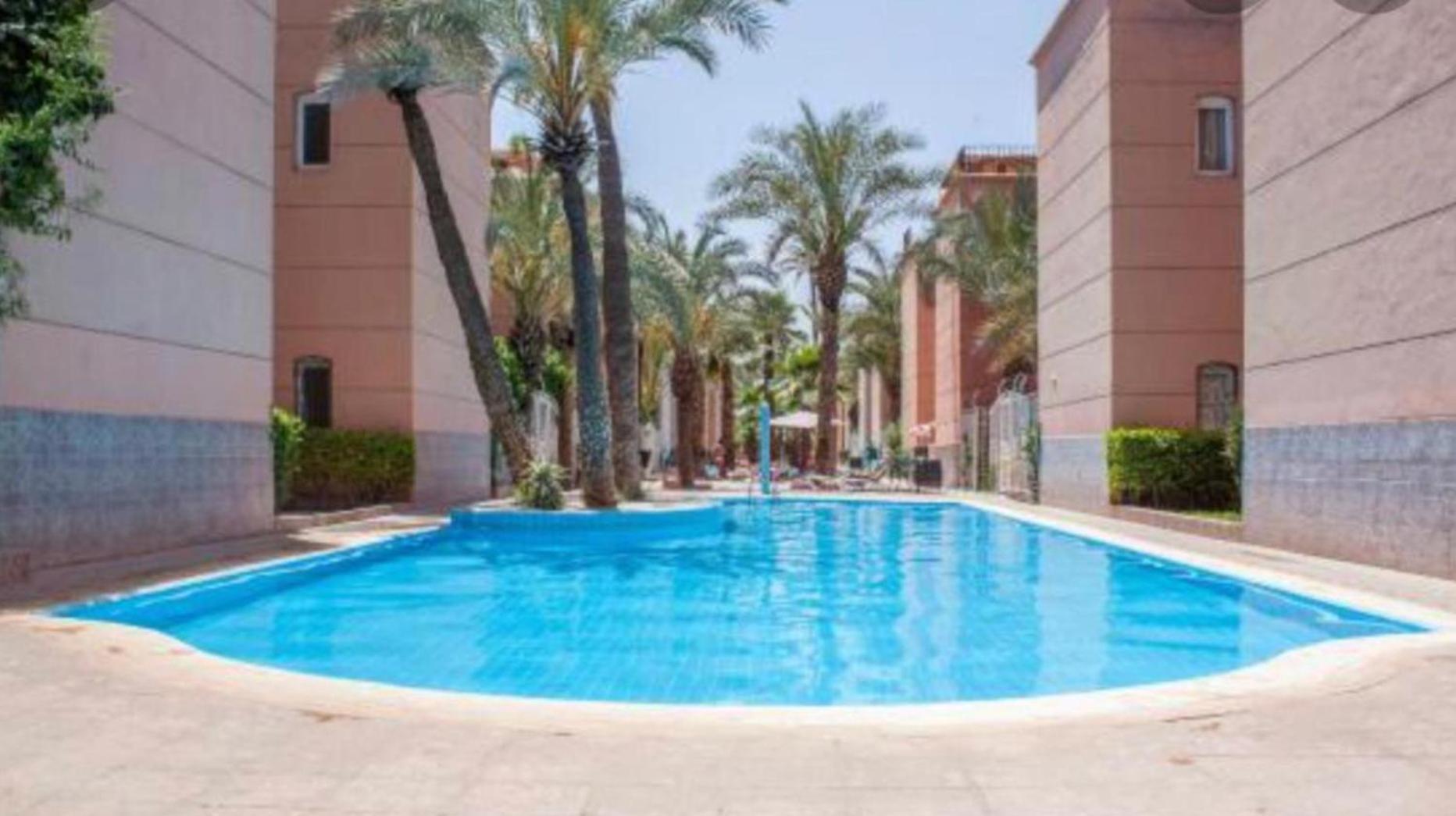 Nezha Avec Jacuzzi Et 3 Piscines Au Coeur De Marrakesh
