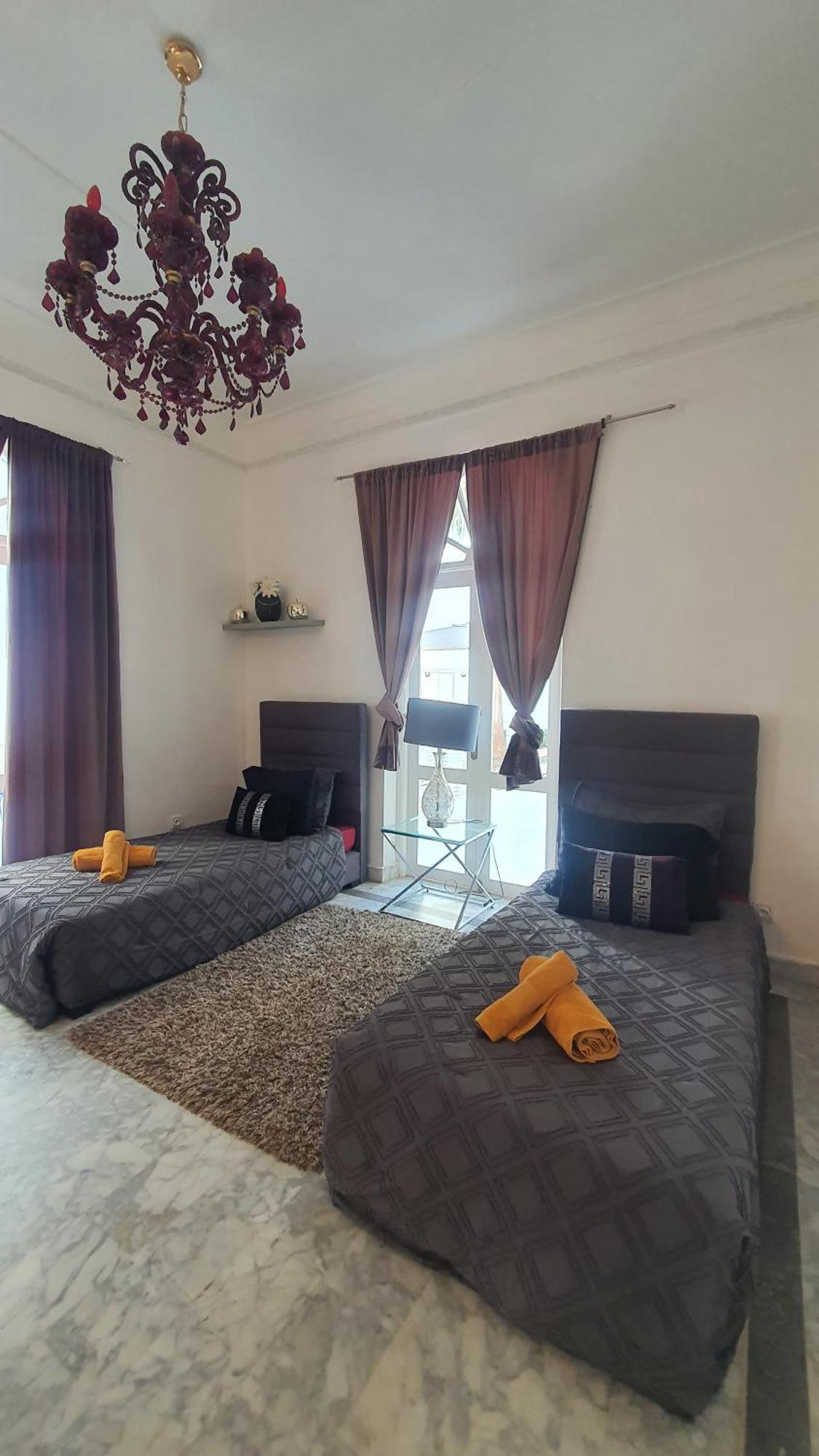 Riad-283 - 5 Chambres Avec Piscine - Marrakech Bed & Breakfast *