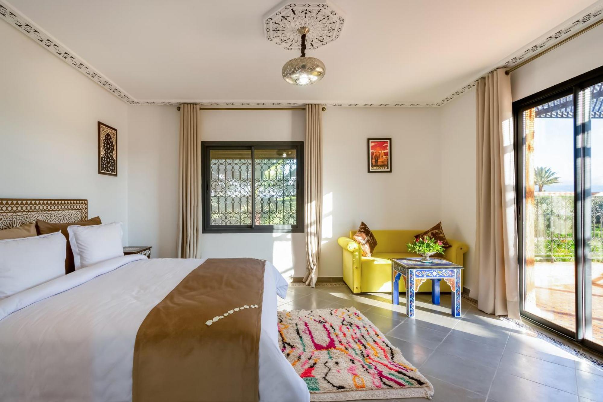 Leila Villa *