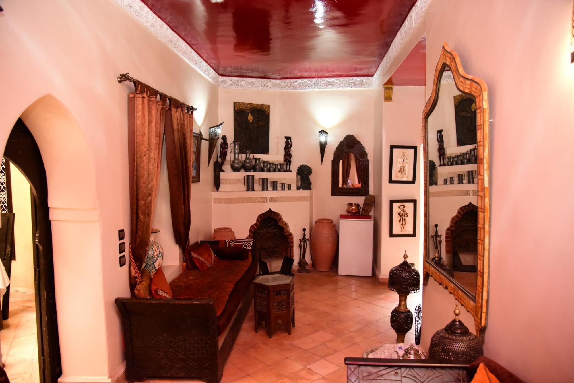 Du Petit Riad 4*