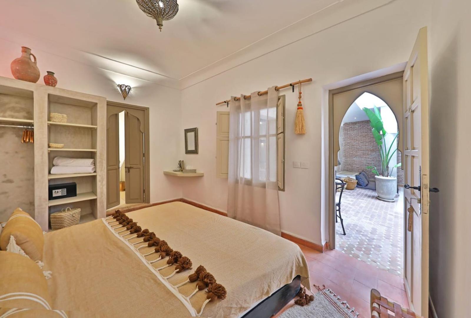 Al Badia Riad 4*