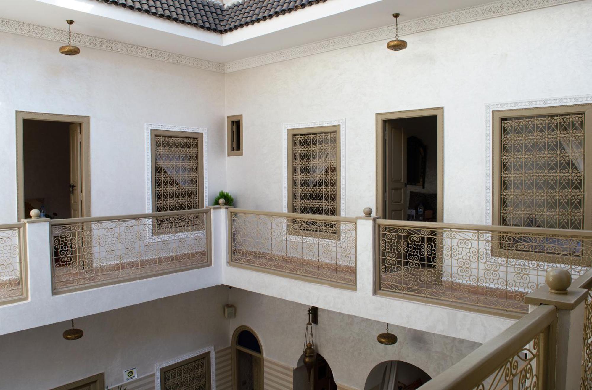 Marana & Guest house *