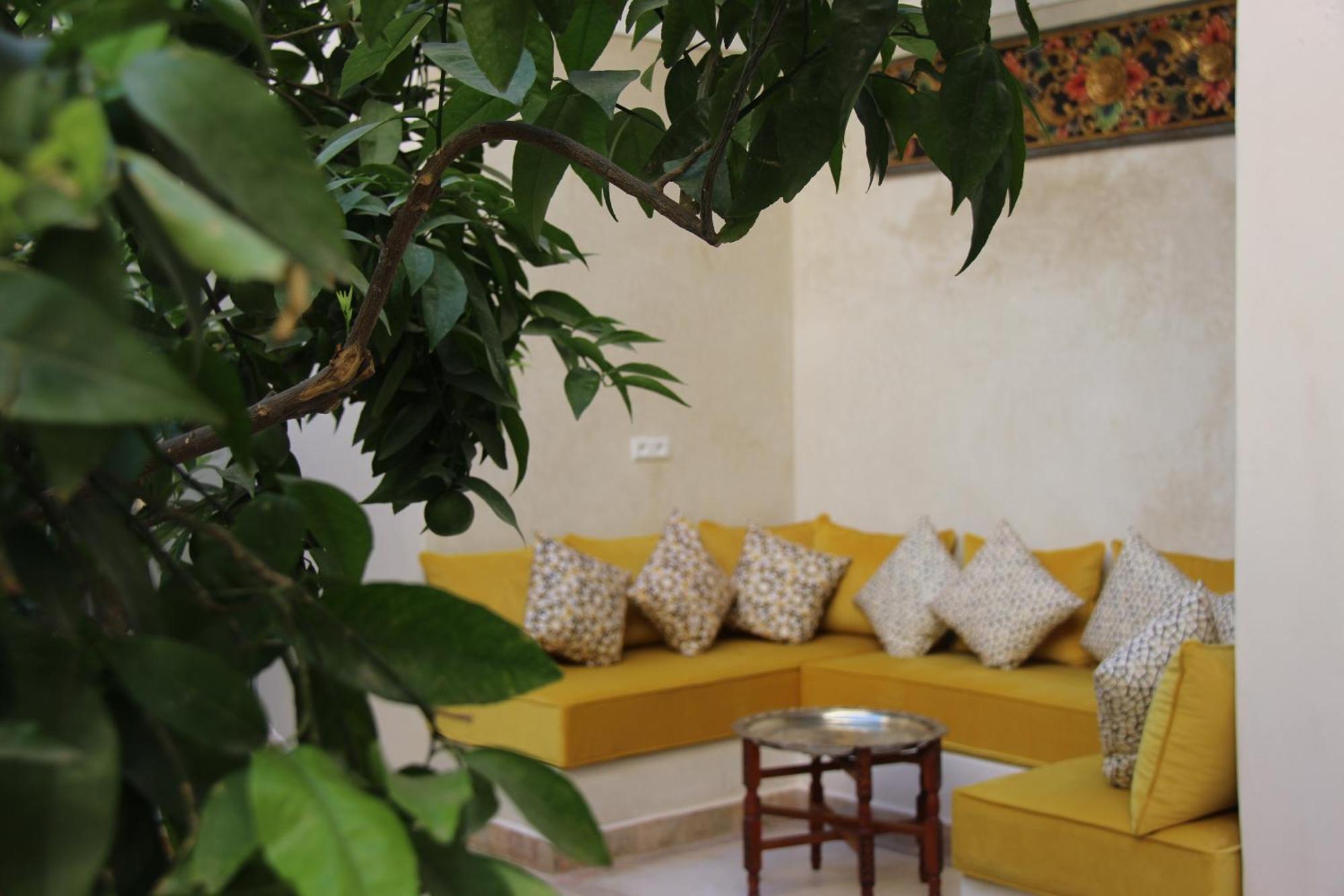 Guest house Emberiza Sahari