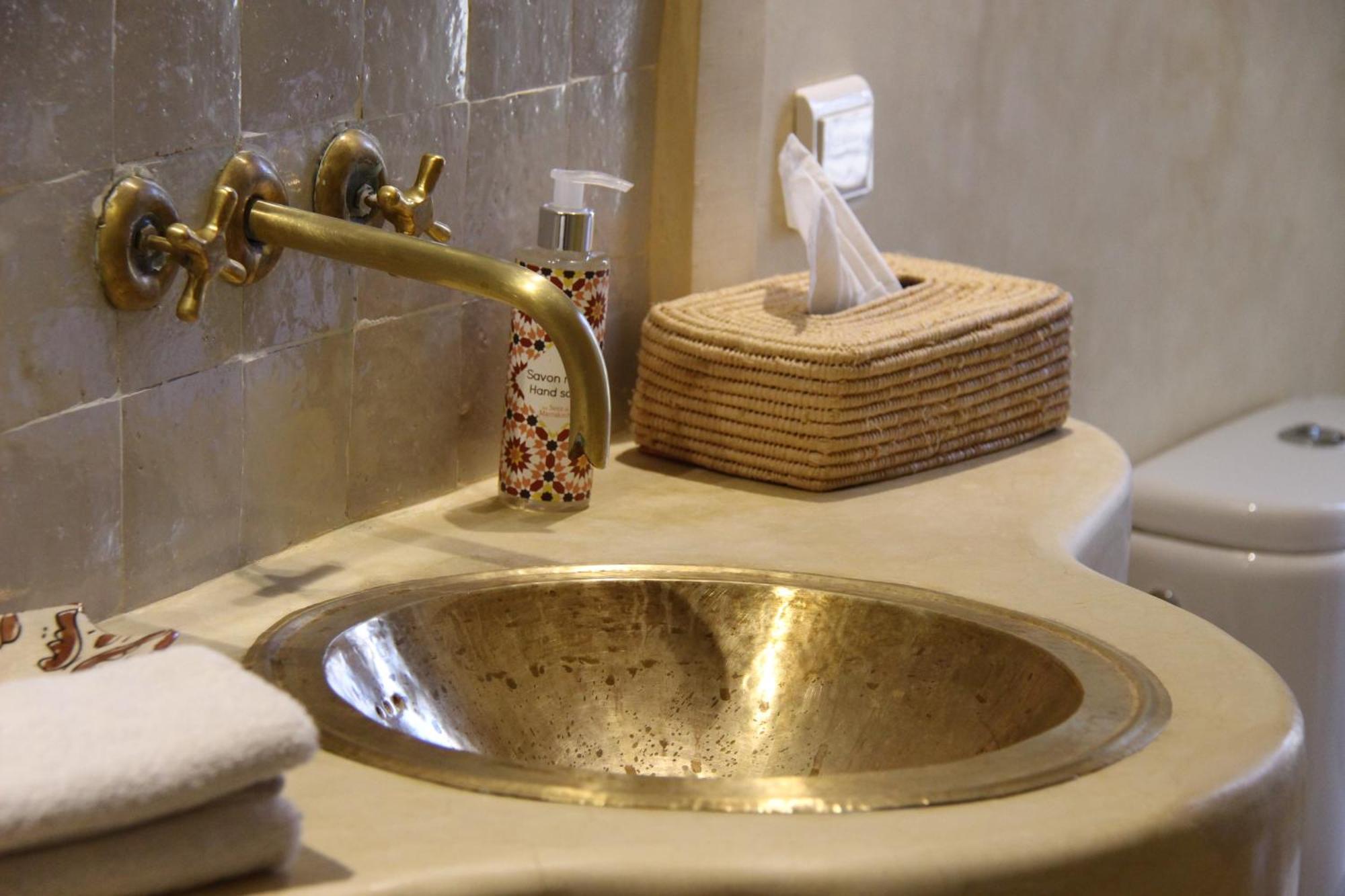 Emberiza Sahari Guest house