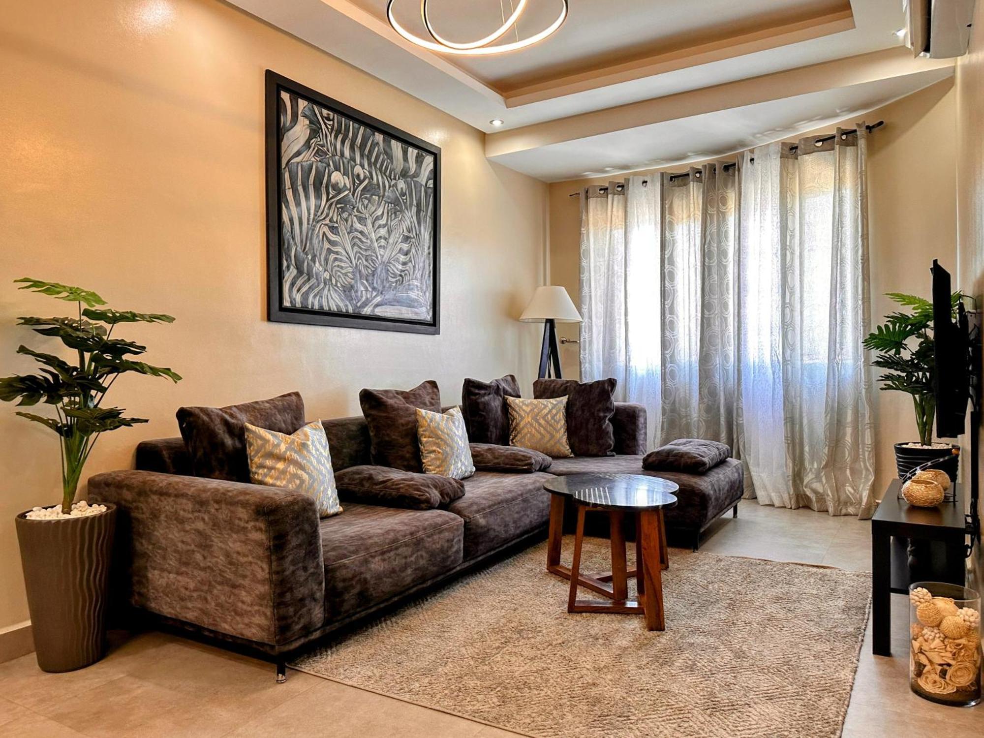 Moderne, Lumineux & Spacieux Avec Balcon -central -wifi-smart Tv-clim Apartment *