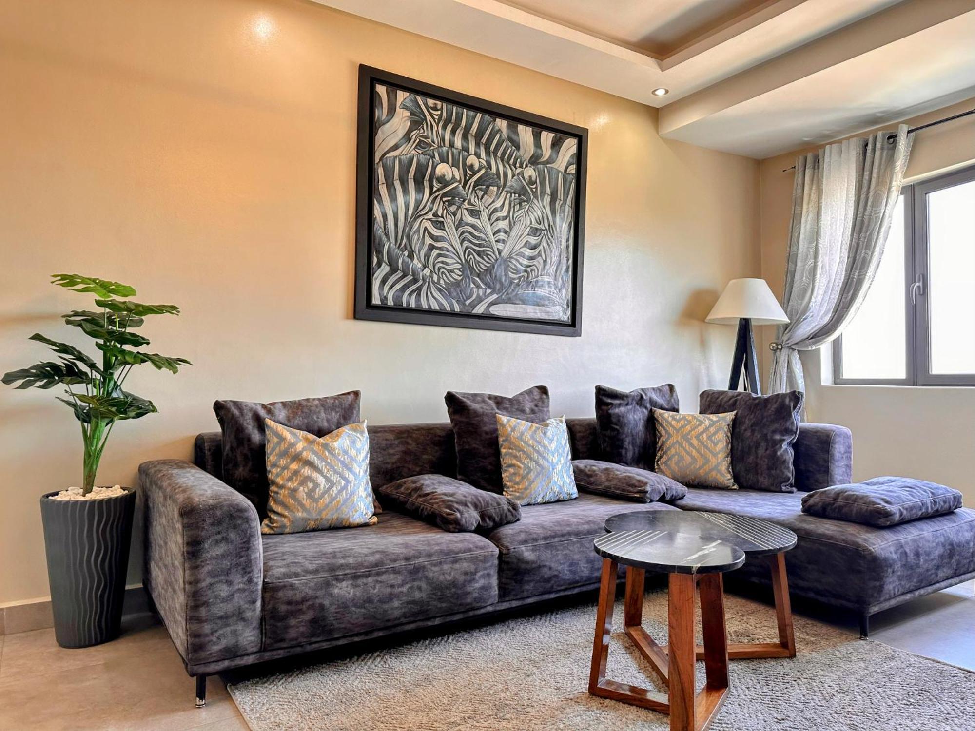 Apartment Moderne, Lumineux & Spacieux Avec Balcon -central -wifi-smart Tv-clim