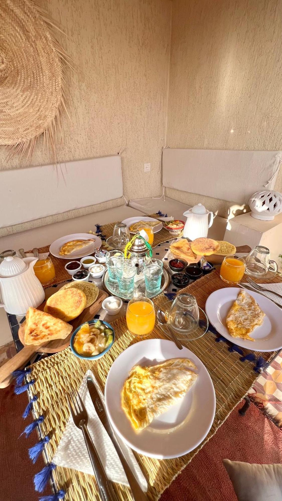 Hayat Acomodação com café da manhã 