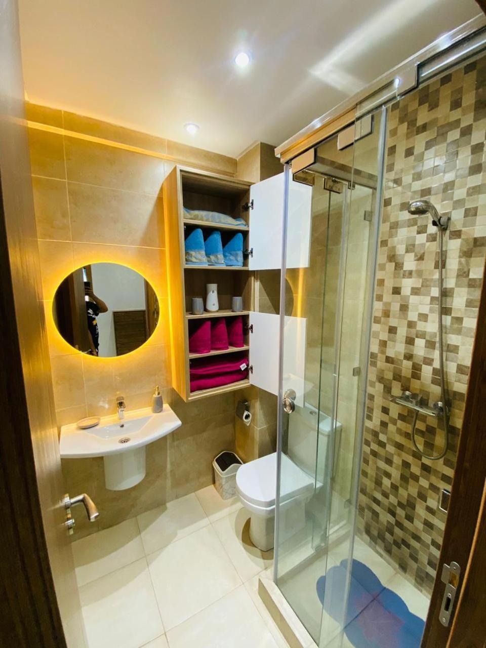 A Cote De La Gare Du Train Apartment *