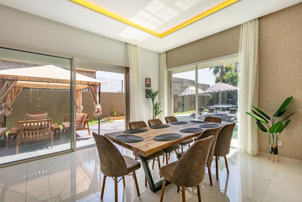 Mima, Lux, Billard, Jeux, Cuisiniere , Piscine Chauffee, Villa