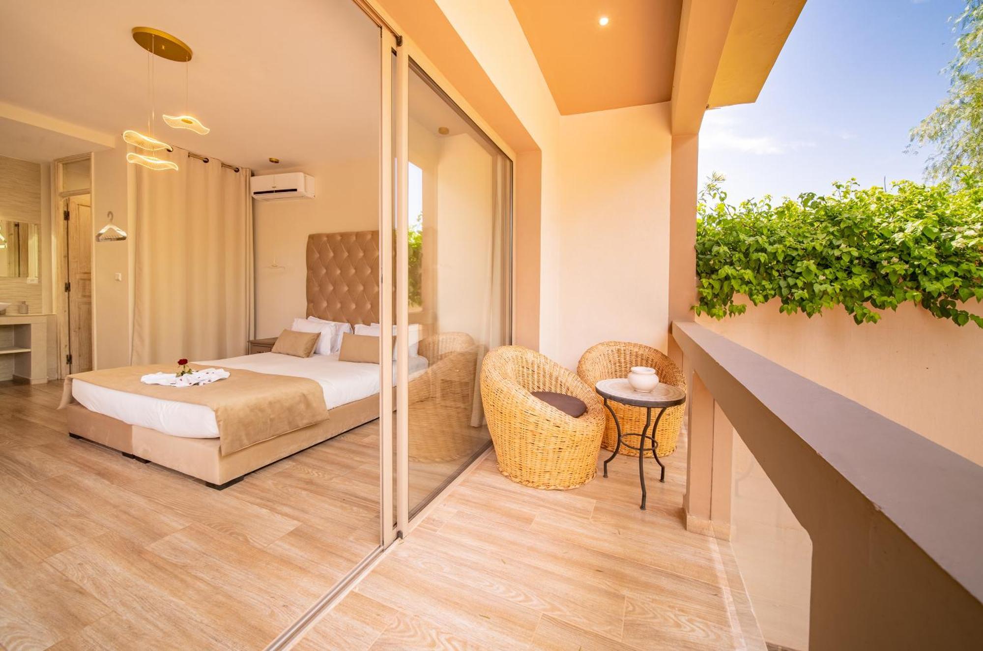White High-standing - Breakfast Villa *