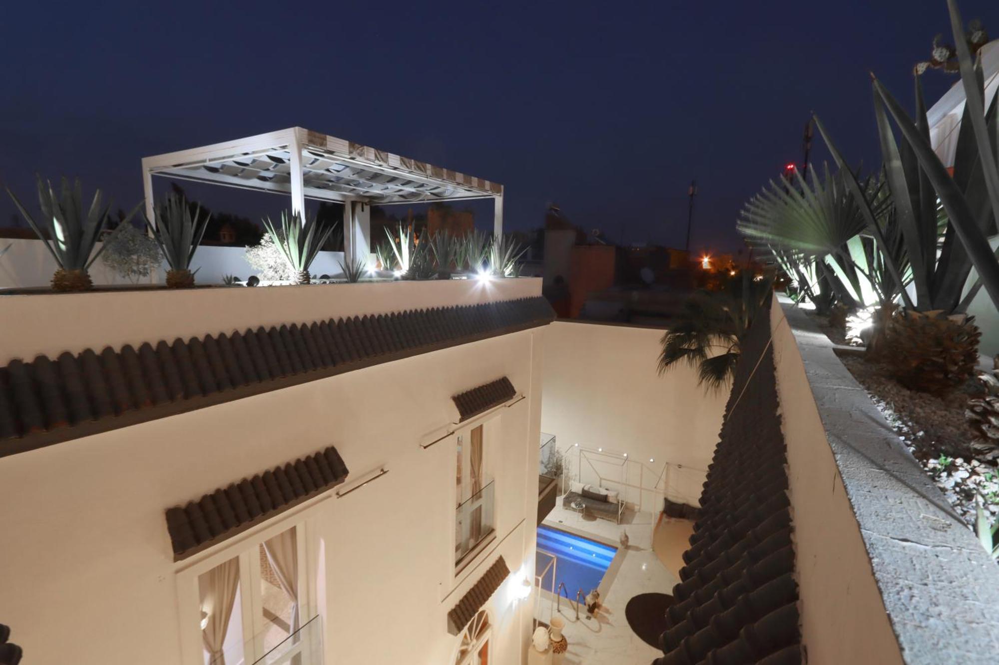 Riad-283 - 5 Chambres Avec Piscine - Marrakech Bed & Breakfast
