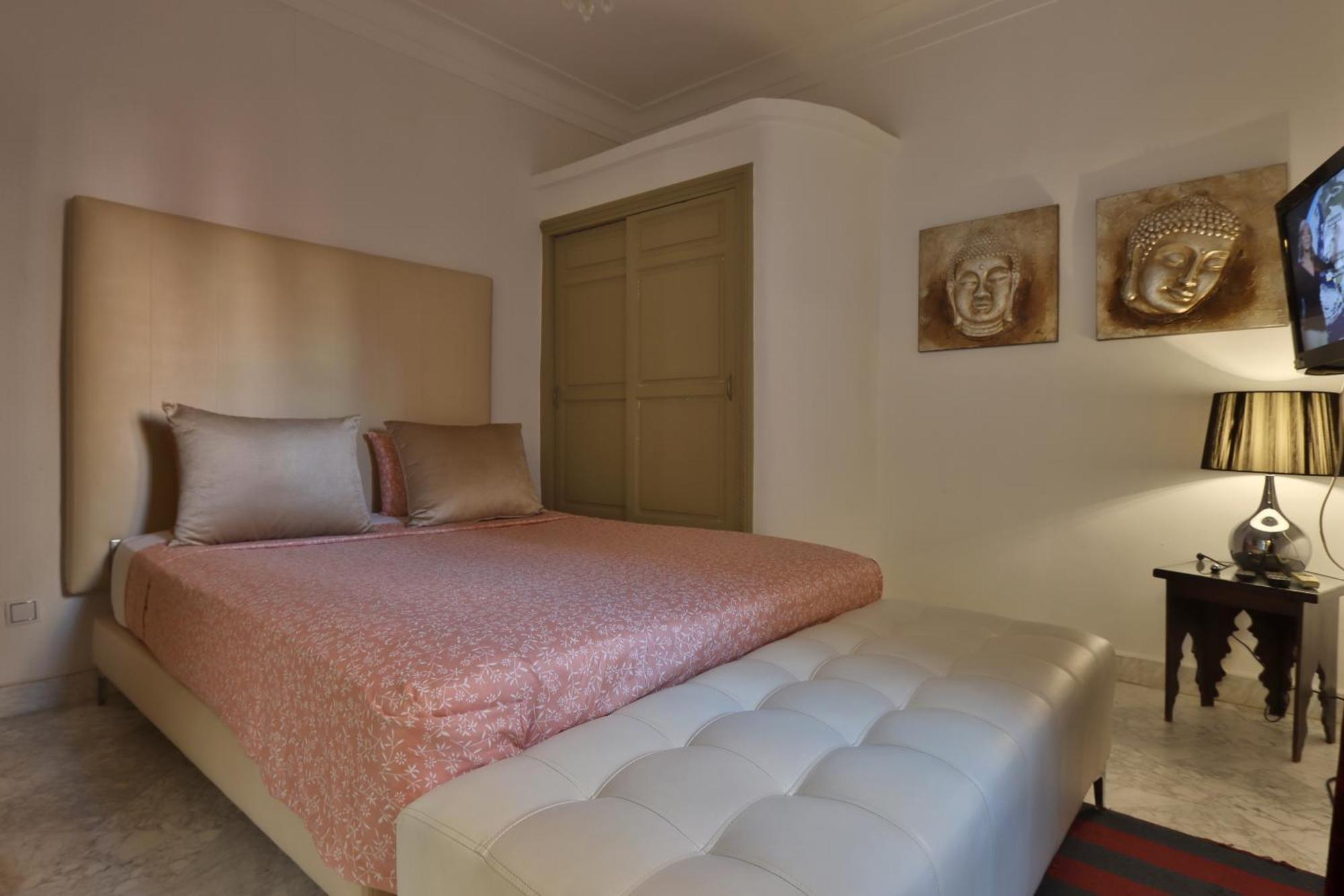 Bed & Breakfast Riad-283 - 5 Chambres Avec Piscine - Marrakech *
