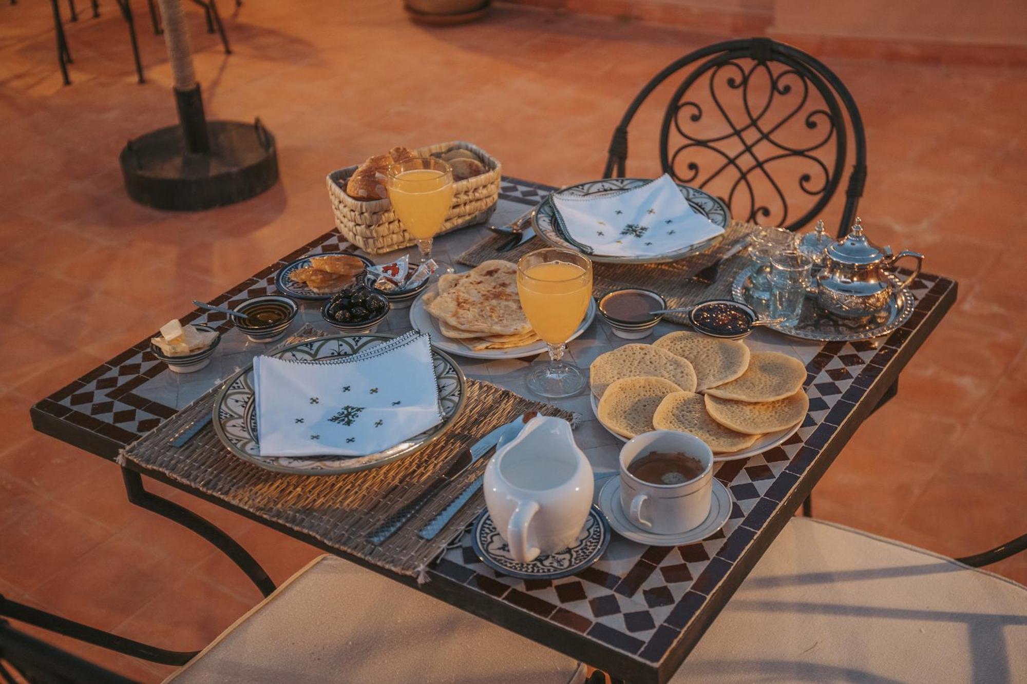 L'esprit Des Patios & *