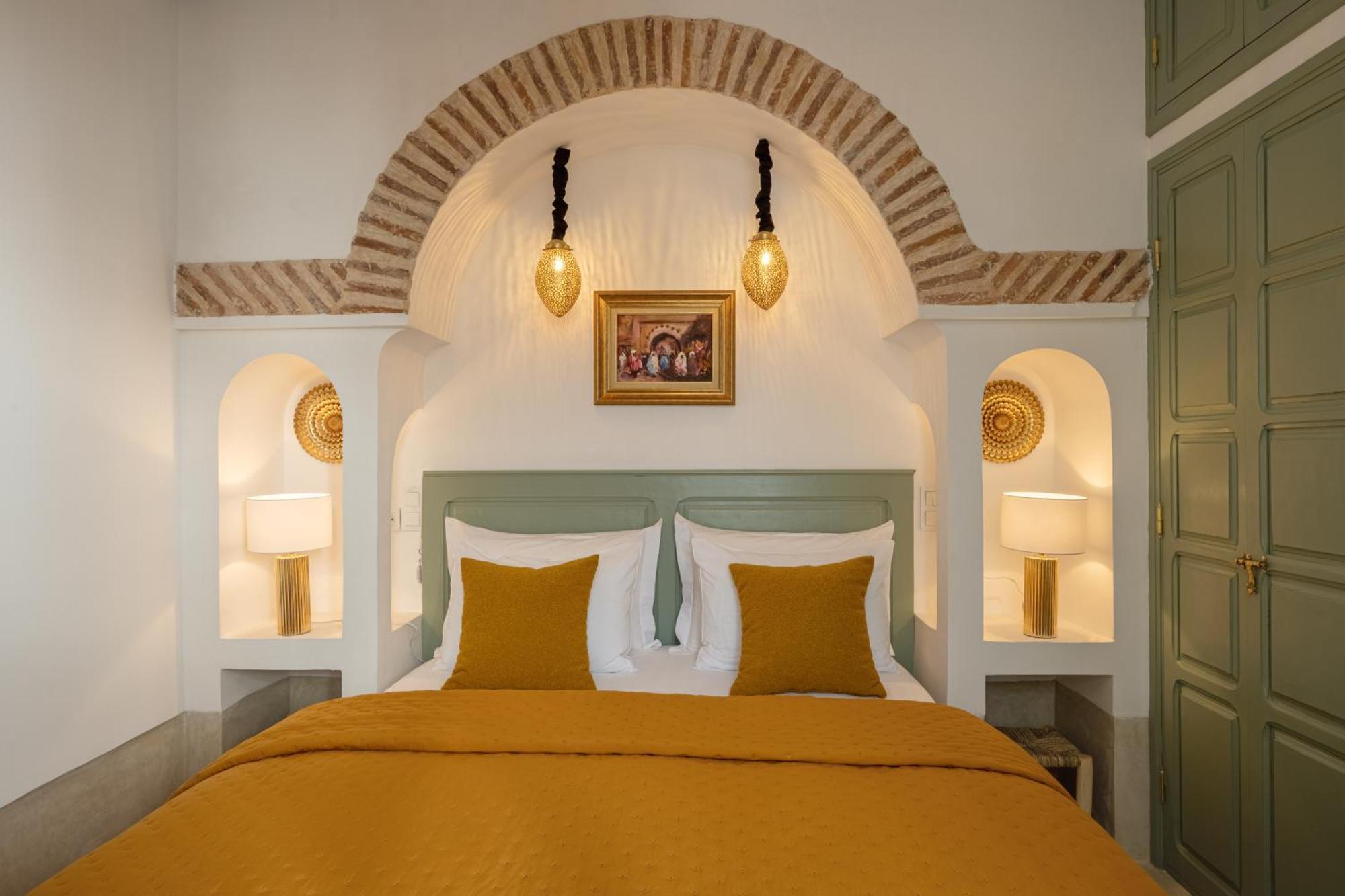 Riad Espoir Entier *