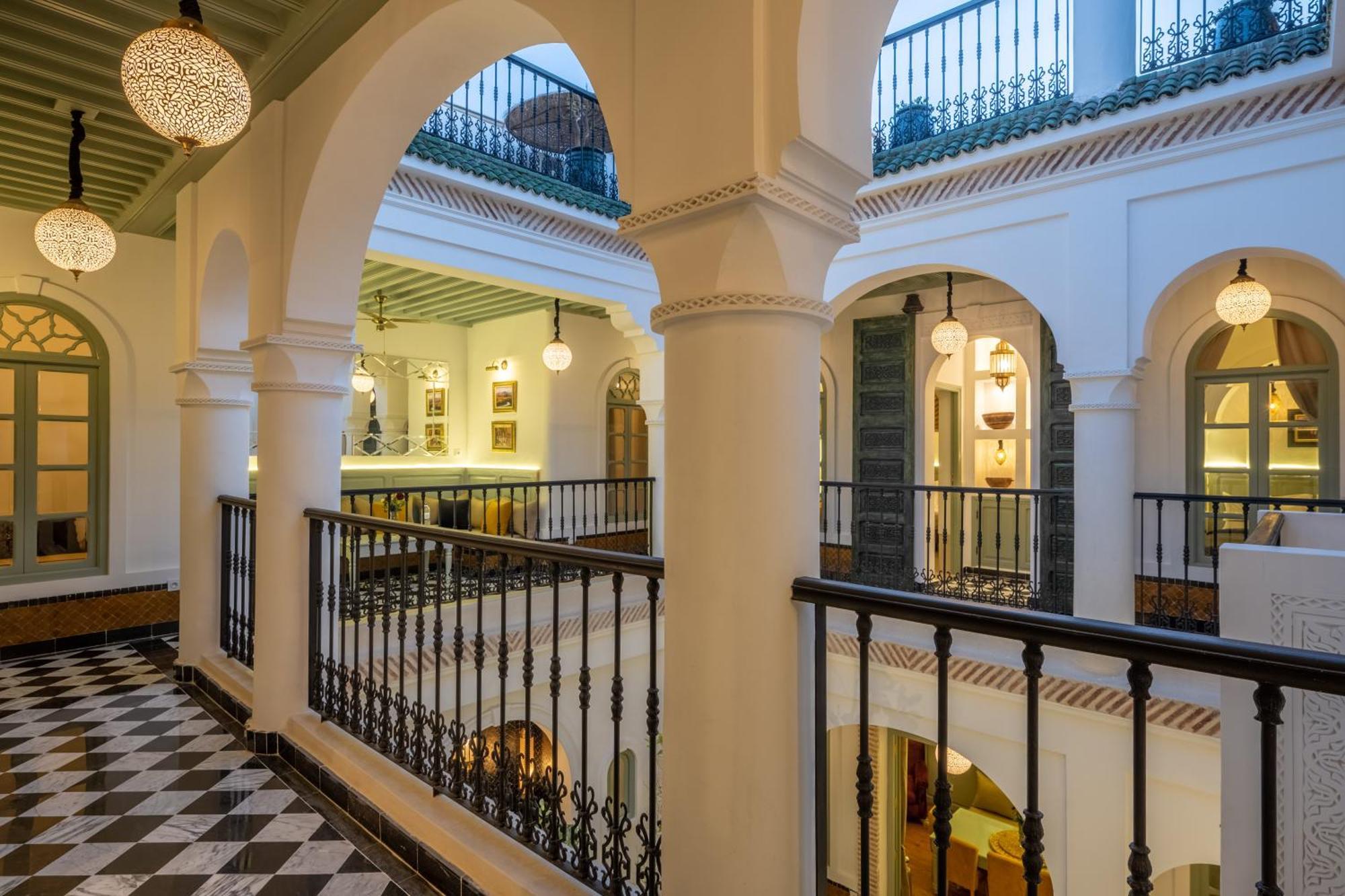 Riad Espoir Entier *