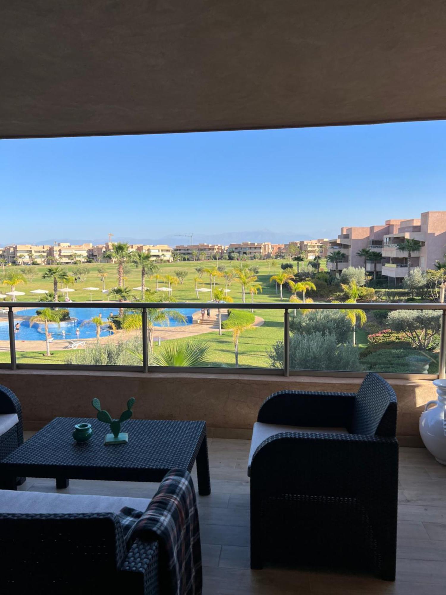 Quiet Atlas And Pool View - Fiber Optic Internet Apartment *