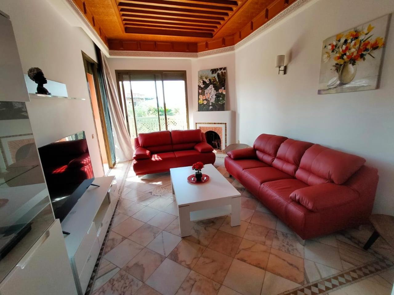 Hibiscus 3 Avec Piscine