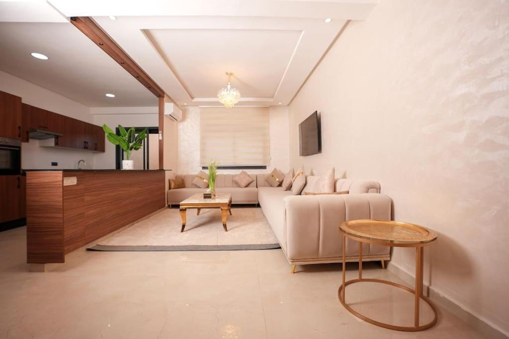 Beautiful Flat In Apartment *