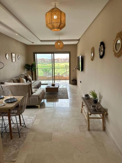 Prestigia Golf & Pool 2 Bedroom Luxury Comforts Apartment
