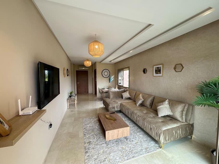 Prestigia Golf & Pool 2 Bedroom Luxury Comforts Apartment