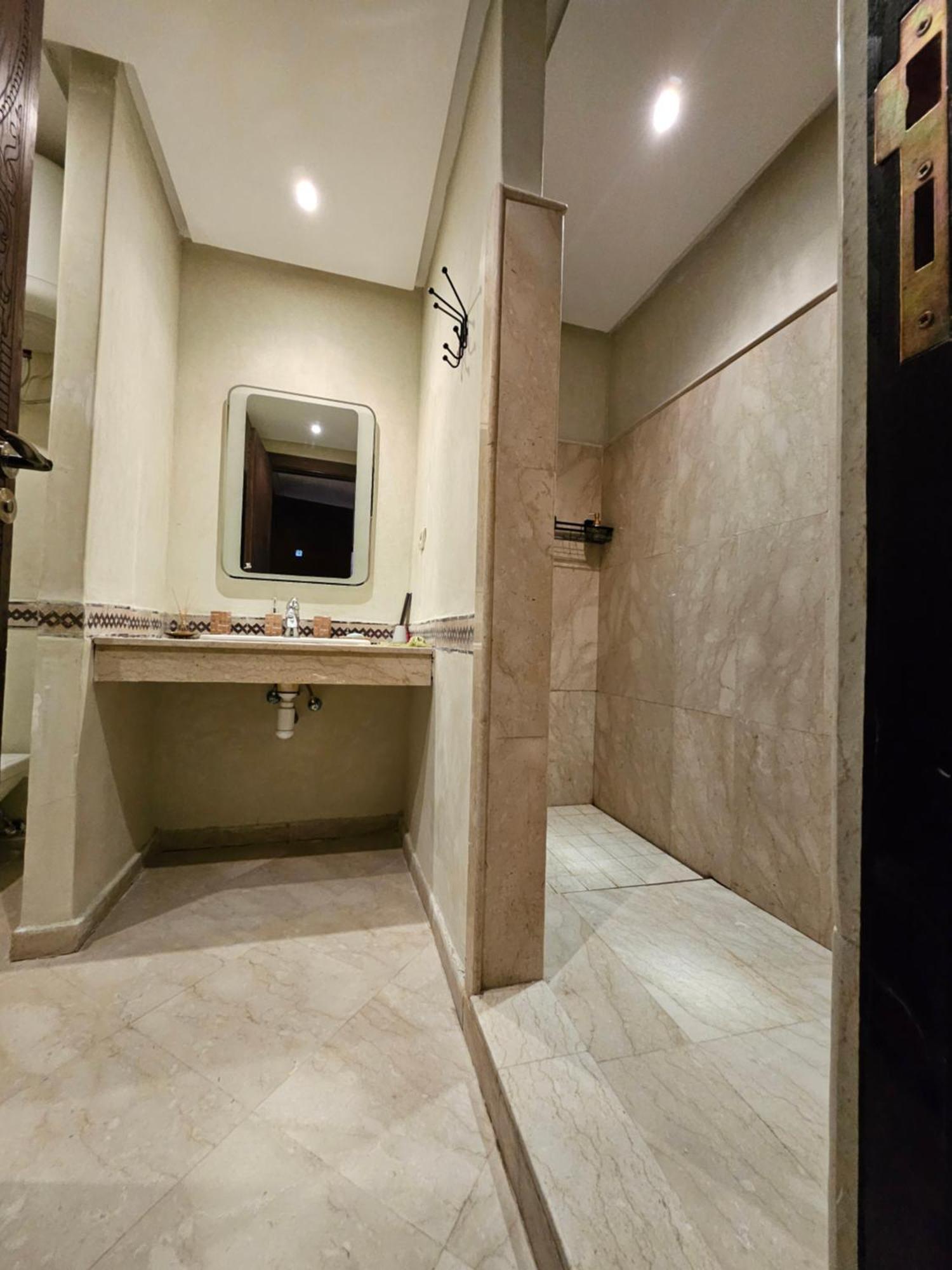 Apartment Duplex Au Coeur De Gueliz, Quartier De Gamme De Marrakech