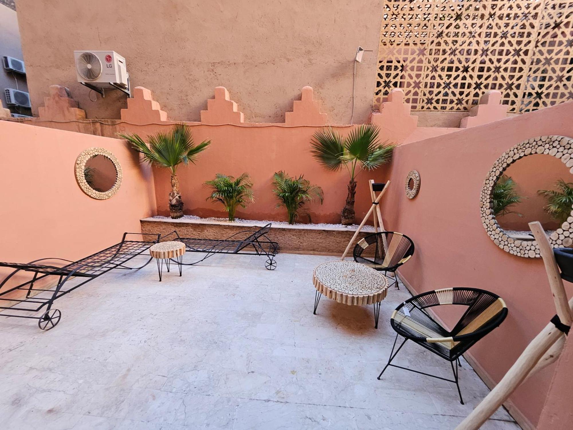 Apartment Duplex Au Coeur De Gueliz, Quartier De Gamme De Marrakech Marrakesh