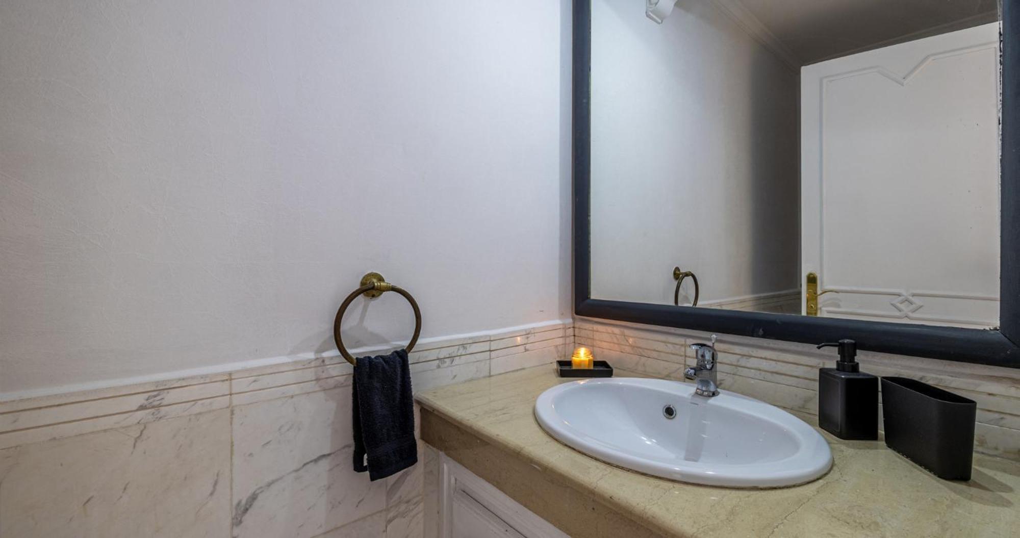 Charming 2-bed Oasis Pool View *